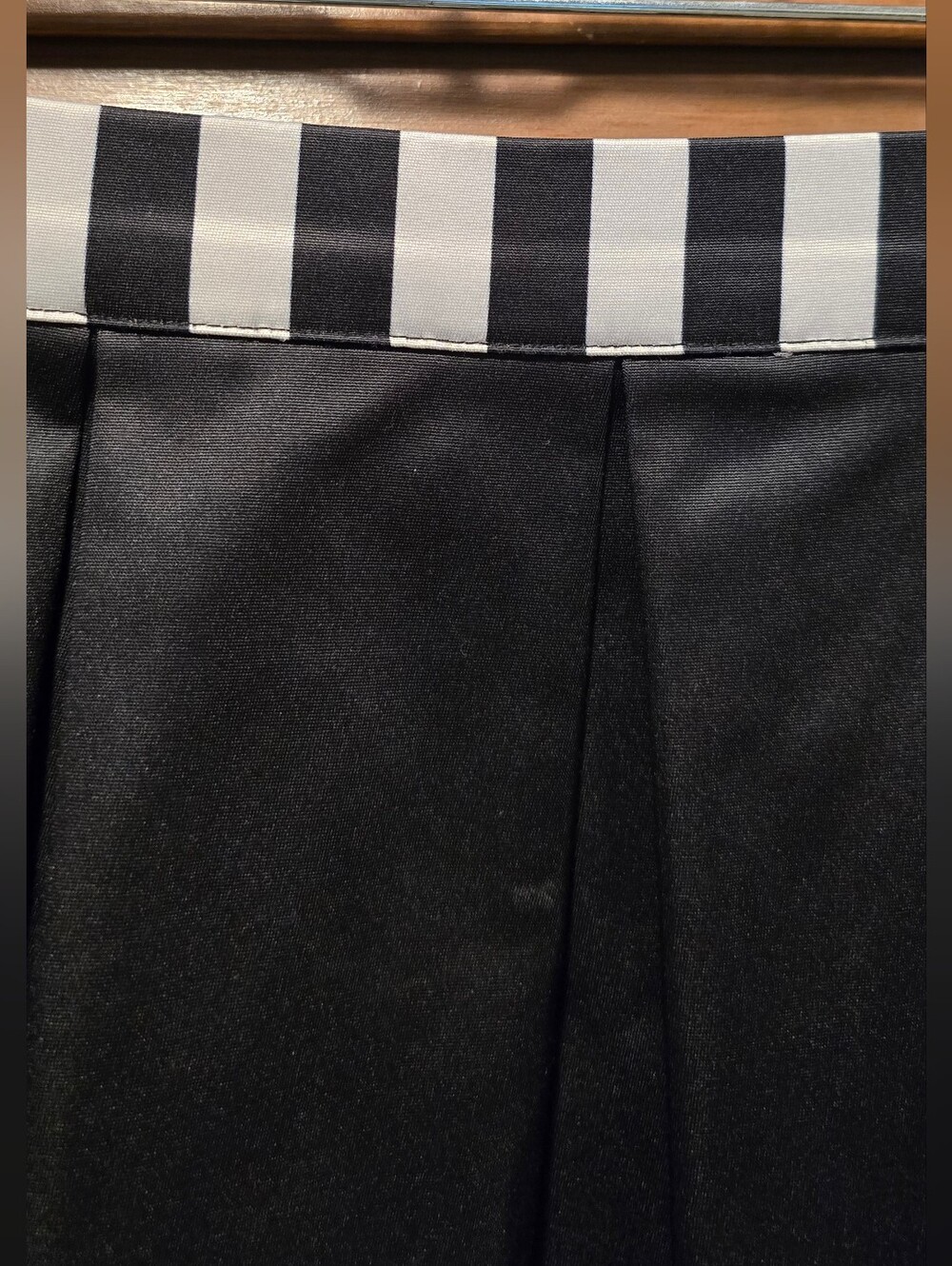 Beetlejuice x Unique Vintage Plus Size Sandworm Jayne Swing Skirt
1X/16 - Picture 7 of 10
